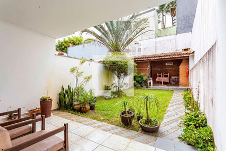 Casa à venda com 227m², 3 quartos e 3 vagasQuintal Fundos