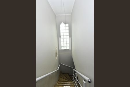 Casa à venda com 149m², 3 quartos e 2 vagas Casa à venda com 149m², 3 quartos e 2 vagasEscada