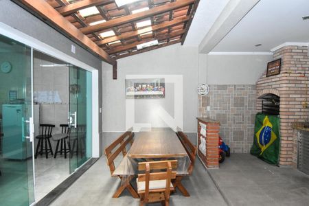 Casa à venda com 149m², 3 quartos e 2 vagas Casa à venda com 149m², 3 quartos e 2 vagasChurrasqueira