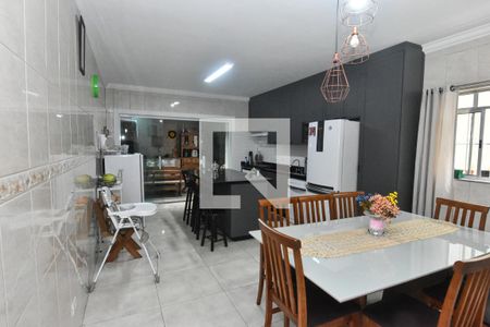 Casa à venda com 149m², 3 quartos e 2 vagas Casa à venda com 149m², 3 quartos e 2 vagasCozinha
