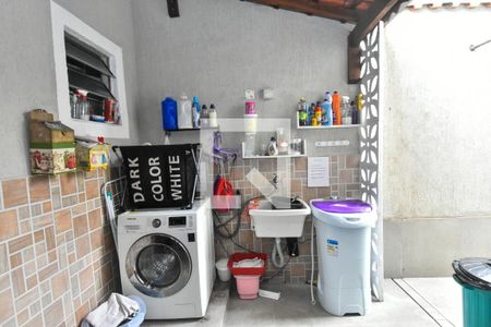 Casa à venda com 149m², 3 quartos e 2 vagas Casa à venda com 149m², 3 quartos e 2 vagasÁrea de Serviço