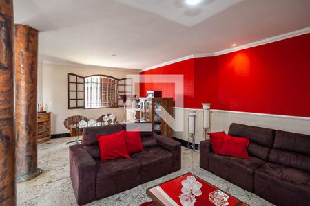 Sala 1 de casa para alugar com 8 quartos, 880m² em Copacabana, Belo Horizonte