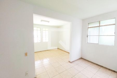 Sala de casa para alugar com 3 quartos, 120m² em Santa Mônica, Belo Horizonte