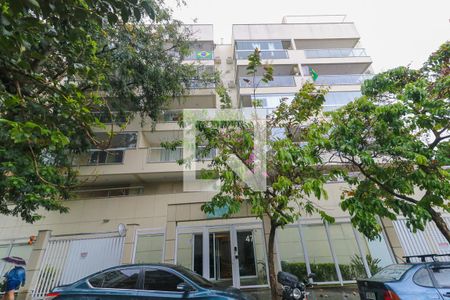 Apartamento à venda com 68m², 2 quartos e 1 vaga Apartamento à venda com 68m², 2 quartos e 1 vagaFachada