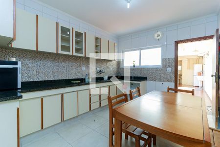 Casa para alugar com 160m², 3 quartos e 2 vagasCozinha