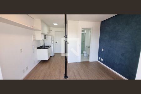 Cozinha com armario, sala e quarto no mesmo ambiente de kitnet/studio à venda com 1 quarto, 26m² em Butantã, São Paulo