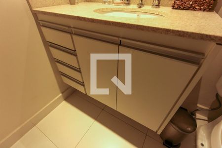 Apartamento à venda com 100m², 2 quartos e 2 vagasDetalhe Banheiro Suíte 2