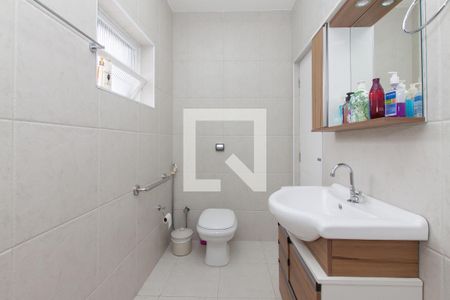 Casa para alugar com 180m², 4 quartos e 5 vagas Casa para alugar com 180m², 4 quartos e 5 vagasSuíte - Banheiro