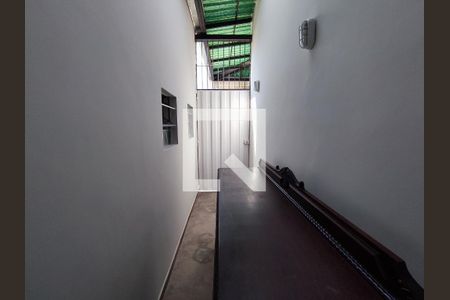 Casa de condomínio à venda com 260m², 4 quartos e 2 vagasCorredor