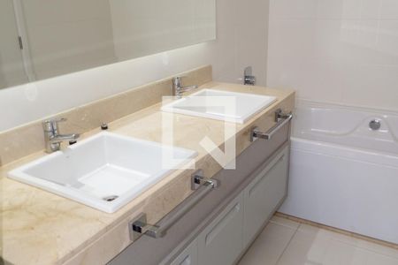 Apartamento para alugar com 227m², 4 quartos e 3 vagasBanheiro Suíte 01