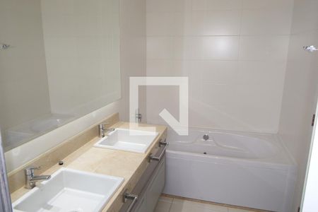 Apartamento para alugar com 227m², 4 quartos e 3 vagasBanheiro Suíte 01