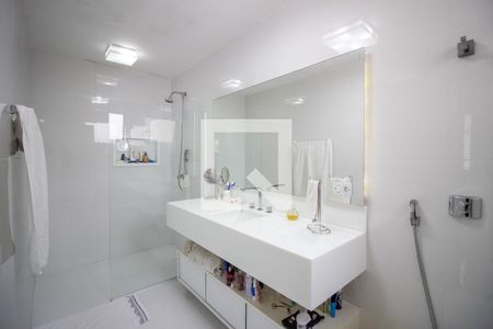 Apartamento para alugar com 105m², 1 quarto e sem vagaBanheiro