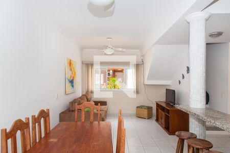 Sala de casa de condomínio para alugar com 3 quartos, 140m² em Jardim Enseada, Guarujá