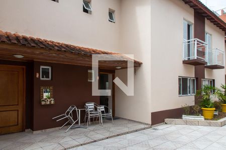 Casa de condomínio para alugar com 140m², 3 quartos e 3 vagas Casa de condomínio para alugar com 140m², 3 quartos e 3 vagasFachada Interna
