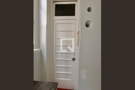 Apartamento à venda com 100m², 3 quartos e 1 vagaQuarto serviço 