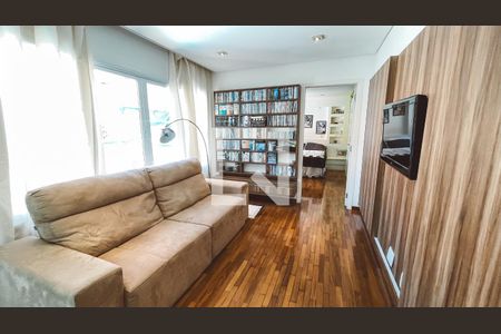 Casa à venda com 561m², 5 quartos e 6 vagasSala 2