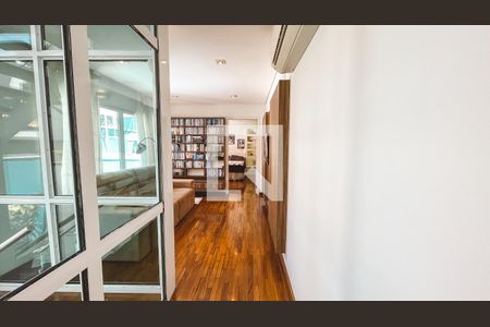 Casa à venda com 561m², 5 quartos e 6 vagasSala 2