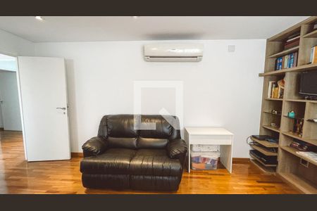 Casa à venda com 561m², 5 quartos e 6 vagasSuíte 3