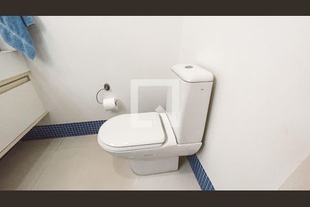 Casa à venda com 561m², 5 quartos e 6 vagasBanheiro da Suíte 2