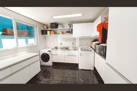 Casa à venda com 561m², 5 quartos e 6 vagasÁrea de Serviço