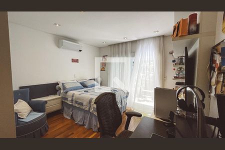 Casa à venda com 561m², 5 quartos e 6 vagasSuíte 2