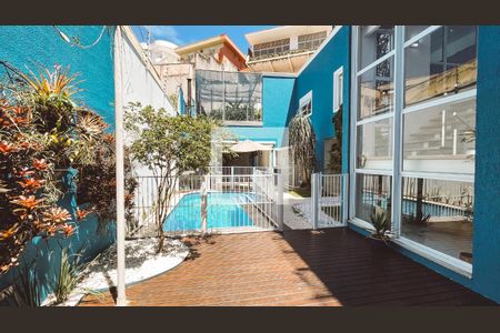 Casa à venda com 561m², 5 quartos e 6 vagasPiscina