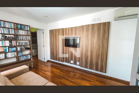 Casa à venda com 561m², 5 quartos e 6 vagasSala 2