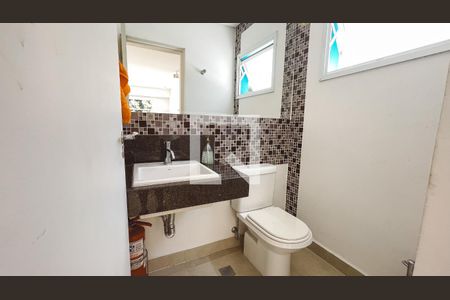 Casa à venda com 561m², 5 quartos e 6 vagasLavabo