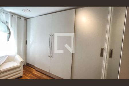 Casa à venda com 561m², 5 quartos e 6 vagasCloset da suíte 1