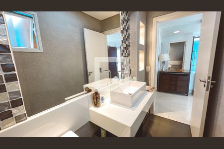 Casa à venda com 561m², 5 quartos e 6 vagasLavabo