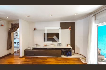 Casa à venda com 561m², 5 quartos e 6 vagasSuíte 1