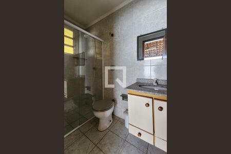 Casa à venda com 450m², 4 quartos e 6 vagasBanheiro de serviço