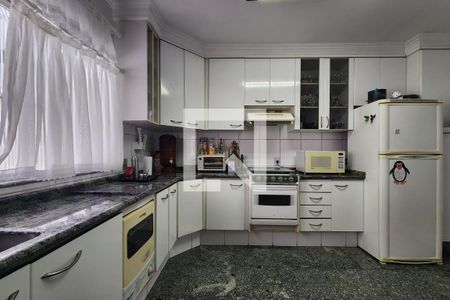 Casa à venda com 450m², 4 quartos e 6 vagasCozinha
