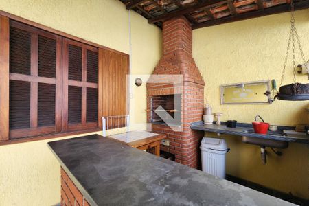 Casa à venda com 450m², 4 quartos e 6 vagasChurrasqueira