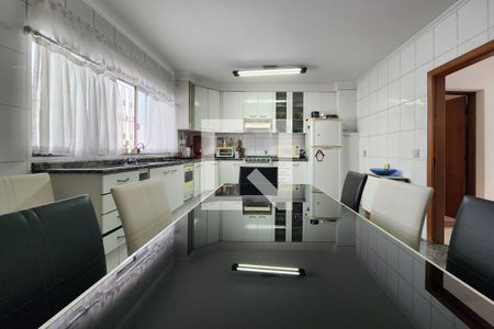 Casa à venda com 450m², 4 quartos e 6 vagasCozinha
