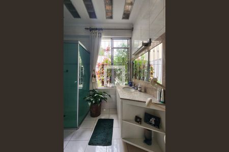 Casa à venda com 450m², 4 quartos e 6 vagasBanheiro da Suíte 1