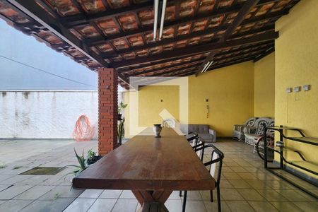 Casa à venda com 450m², 4 quartos e 6 vagasChurrasqueira