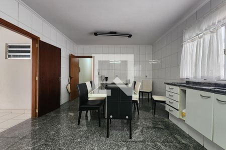 Casa à venda com 450m², 4 quartos e 6 vagasCozinha