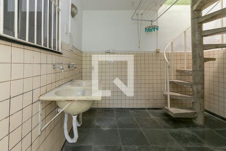 Casa à venda com 160m², 2 quartos e 2 vagas Casa à venda com 160m², 2 quartos e 2 vagasLavanderia