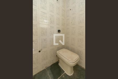 Casa à venda com 160m², 2 quartos e 2 vagas Casa à venda com 160m², 2 quartos e 2 vagasBanheiro de Serviço