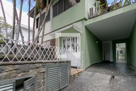 Casa à venda com 160m², 2 quartos e 2 vagas Casa à venda com 160m², 2 quartos e 2 vagasGaragem