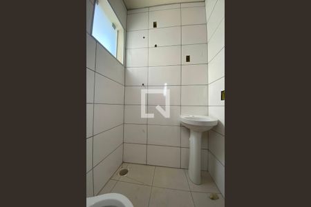 Banheiro de kitnet/studio para alugar com 1 quarto, 50m² em Centro, São Leopoldo
