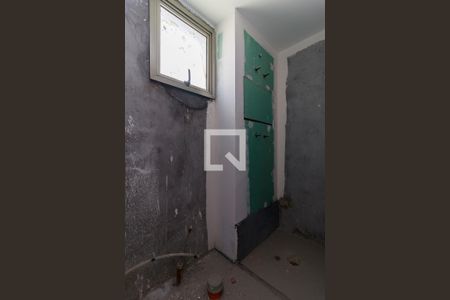 Apartamento à venda com 485m², 4 quartos e 5 vagas Apartamento à venda com 485m², 4 quartos e 5 vagasBanheiro de Empregados