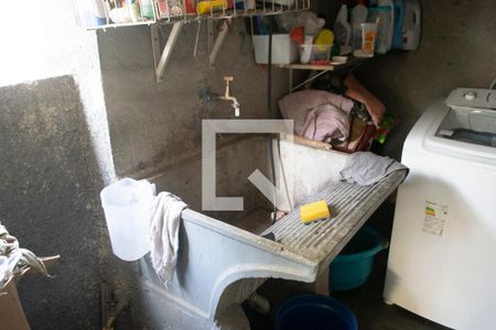 Casa à venda com 300m², 3 quartos e 3 vagas Casa à venda com 300m², 3 quartos e 3 vagasÁrea de Serviço casa 2