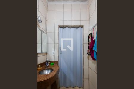 Casa à venda com 102m², 2 quartos e 1 vagaBanheiro