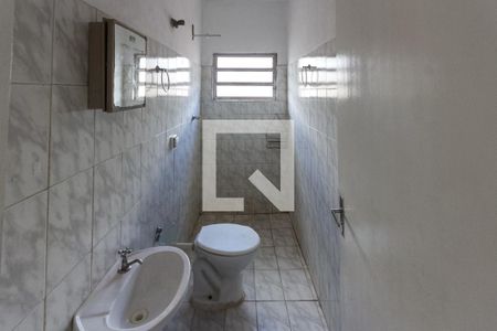 banheiro de casa para alugar com 1 quarto, 50m² em Vila Santa Virginia, São Paulo