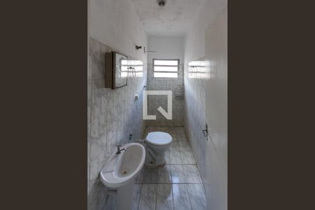 banheiro de casa para alugar com 1 quarto, 50m² em Vila Santa Virginia, São Paulo