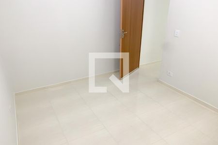 Quarto de casa para alugar com 1 quarto, 26m² em Umuarama, Osasco