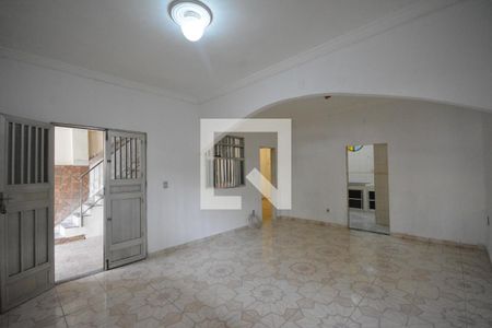 Sala de casa para alugar com 2 quartos, 230m² em Marechal Hermes, Rio de Janeiro