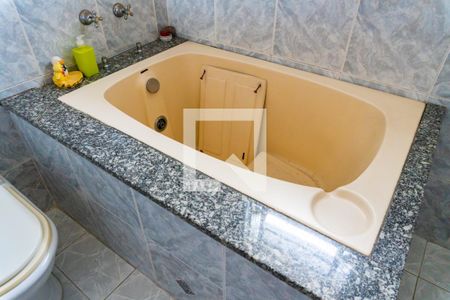 Casa à venda com 200m², 3 quartos e 2 vagas Casa à venda com 200m², 3 quartos e 2 vagasBanheiro Social Detalhe